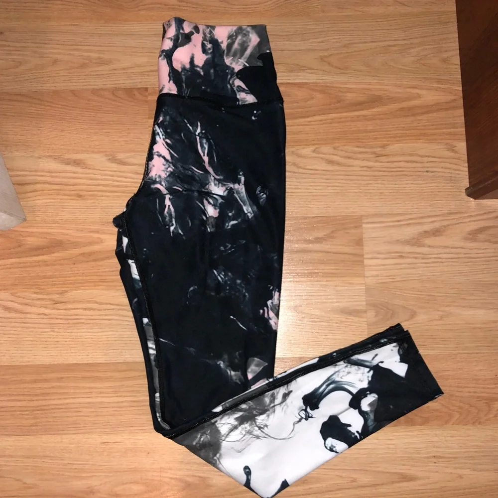 High Rise Multicolor Yoga Pants - Picture 2 of 5